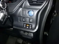 Цена авто Toyota Voxy с аукционов Японии, номер кузова ZWR80G, пробег 98 000, оценка 8