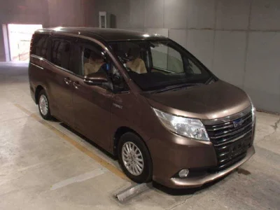 TOYOTA NOAH