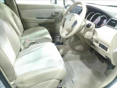 NISSAN TIIDA