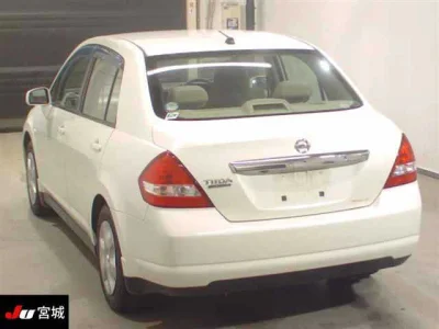 NISSAN TIIDA LATIO