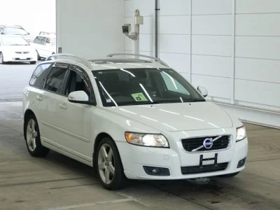 VOLVO V50
