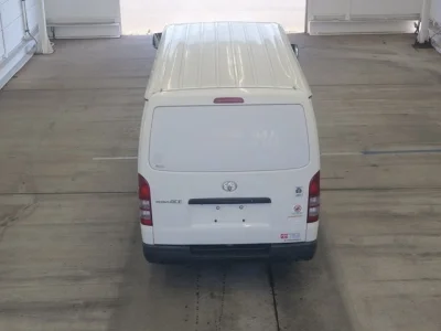 TOYOTA REGIUS ACE VAN