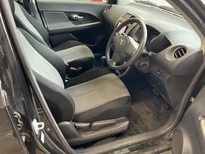 TOYOTA IST