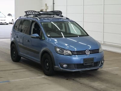 VOLKSWAGEN GOLF TOURAN