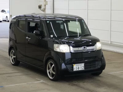 HONDA N BOX SLASH