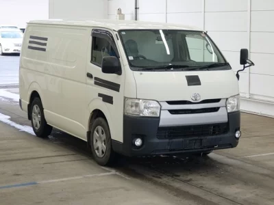 TOYOTA HIACE VAN