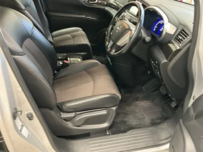 Статистика аукционов Nissan Elgrand