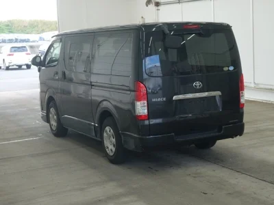 TOYOTA HIACE VAN