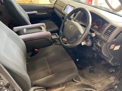 TOYOTA HIACE VAN