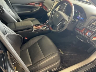 TOYOTA CROWN MAJESTA