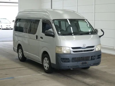 TOYOTA REGIUS ACE VAN