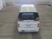 Цена авто Nissan Elgrand с аукционов Японии, номер кузова E51, пробег 84 000, оценка 7