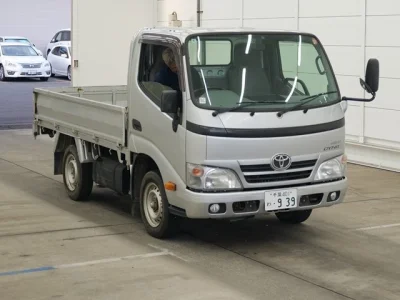 TOYOTA DYNA