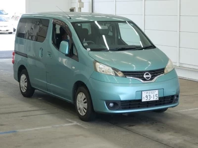 NISSAN NV200