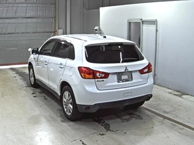 MITSUBISHI RVR