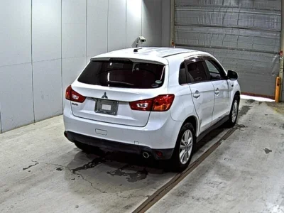 MITSUBISHI RVR