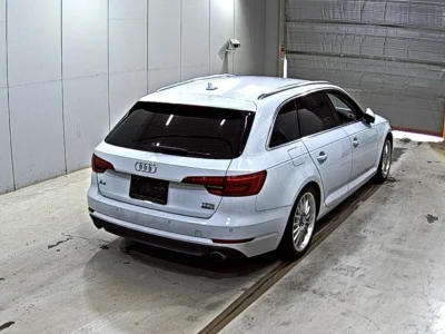 AUDI A4 AVANTE 4