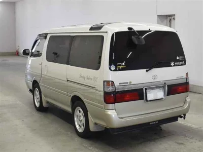 TOYOTA HIACE