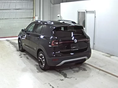 VOLKSWAGEN T-CROSS 1