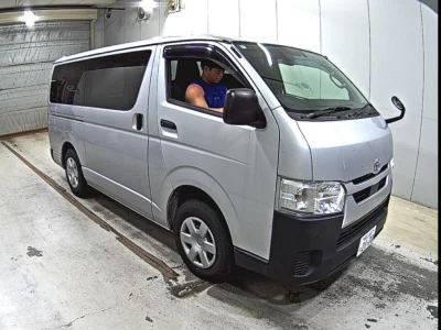 Toyota HiAce Van