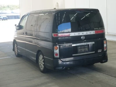 Статистика аукционов Nissan Elgrand