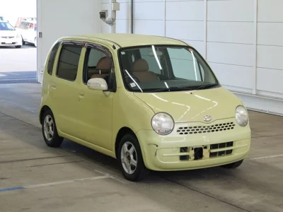 DAIHATSU MOVE LATTE
