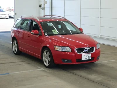 VOLVO V50