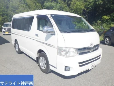 TOYOTA HIACE