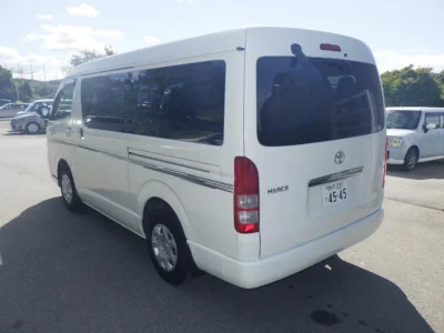 TOYOTA HIACE