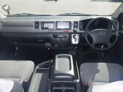 TOYOTA HIACE