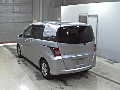 Статистика аукционов Honda Freed Spike