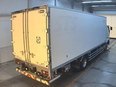 MITSUBISHI FUSO FIGHTER