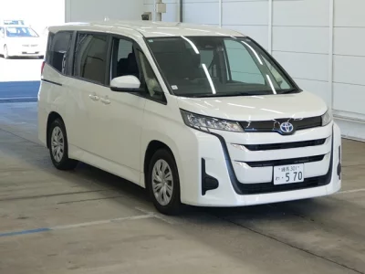 TOYOTA NOAH
