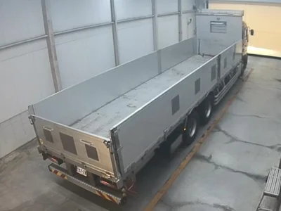 NISSAN UD