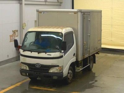 TOYOTA DYNA