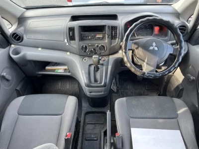 MITSUBISHI DELICA WAGON