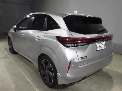 NISSAN AURA