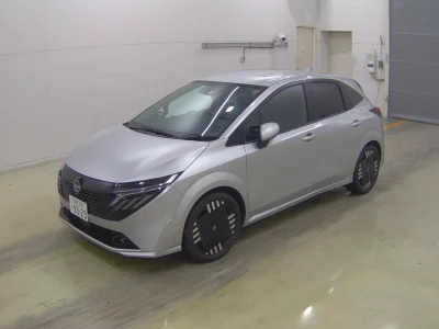 Nissan Aura