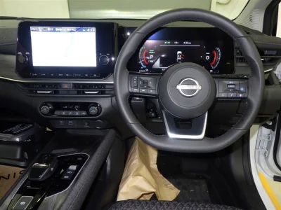 Nissan Aura