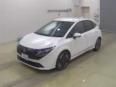 Nissan Aura