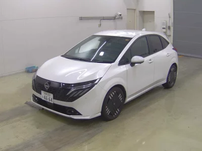 Nissan Aura