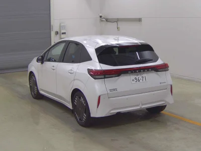 Nissan Aura