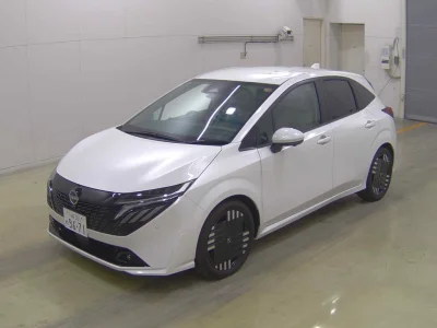 Nissan Aura