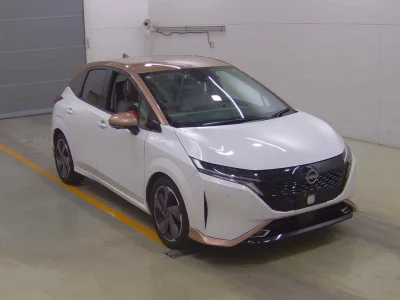 NISSAN AURA