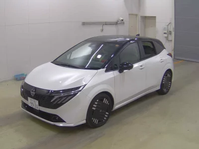 Nissan Aura
