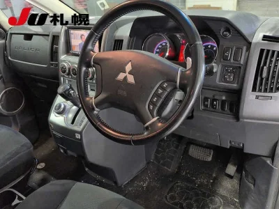 MITSUBISHI DELICA D5