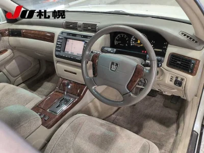 TOYOTA CROWN MAJESTA