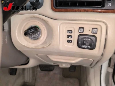 TOYOTA CROWN MAJESTA
