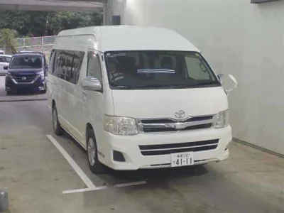 TOYOTA HIACE