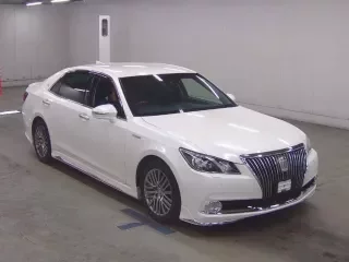 TOYOTA CROWN MAJESTA